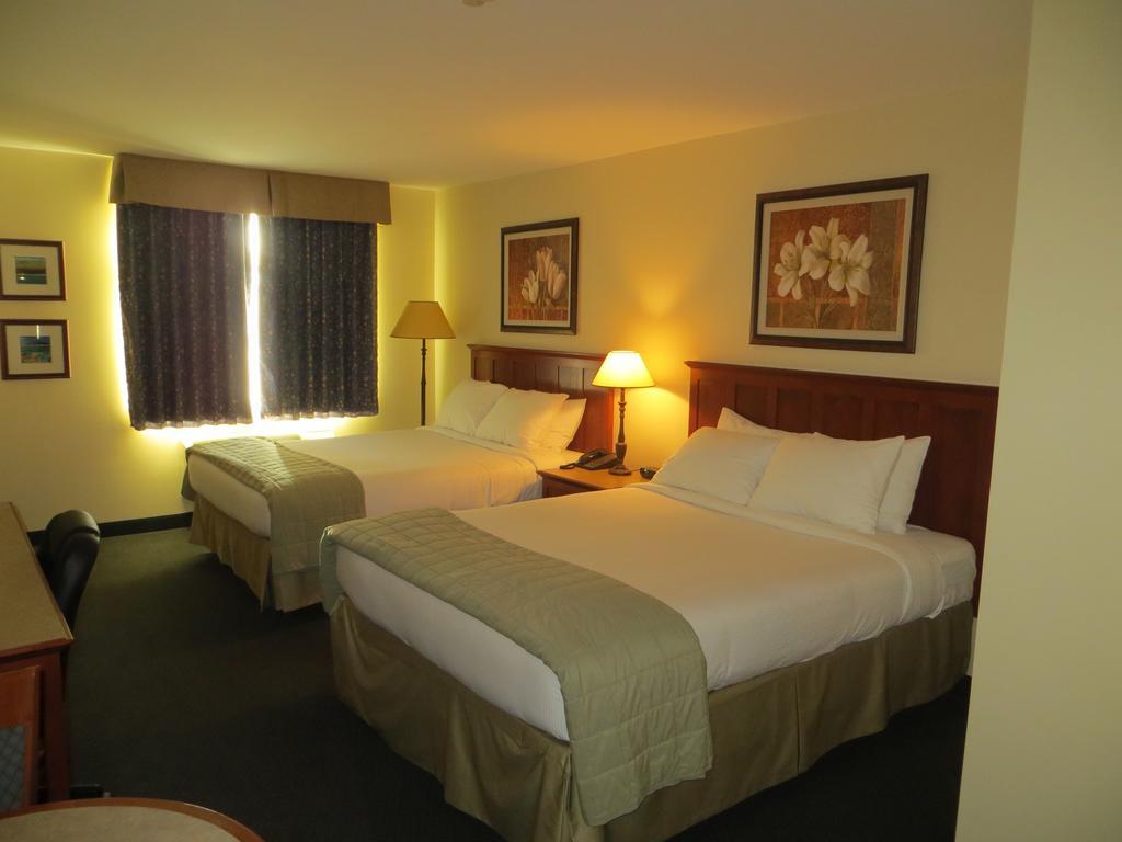 Hotel St-Bernard Saint-Bernard-de-Lacolle Szoba fotó
