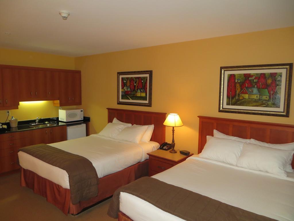 Hotel St-Bernard Saint-Bernard-de-Lacolle Szoba fotó
