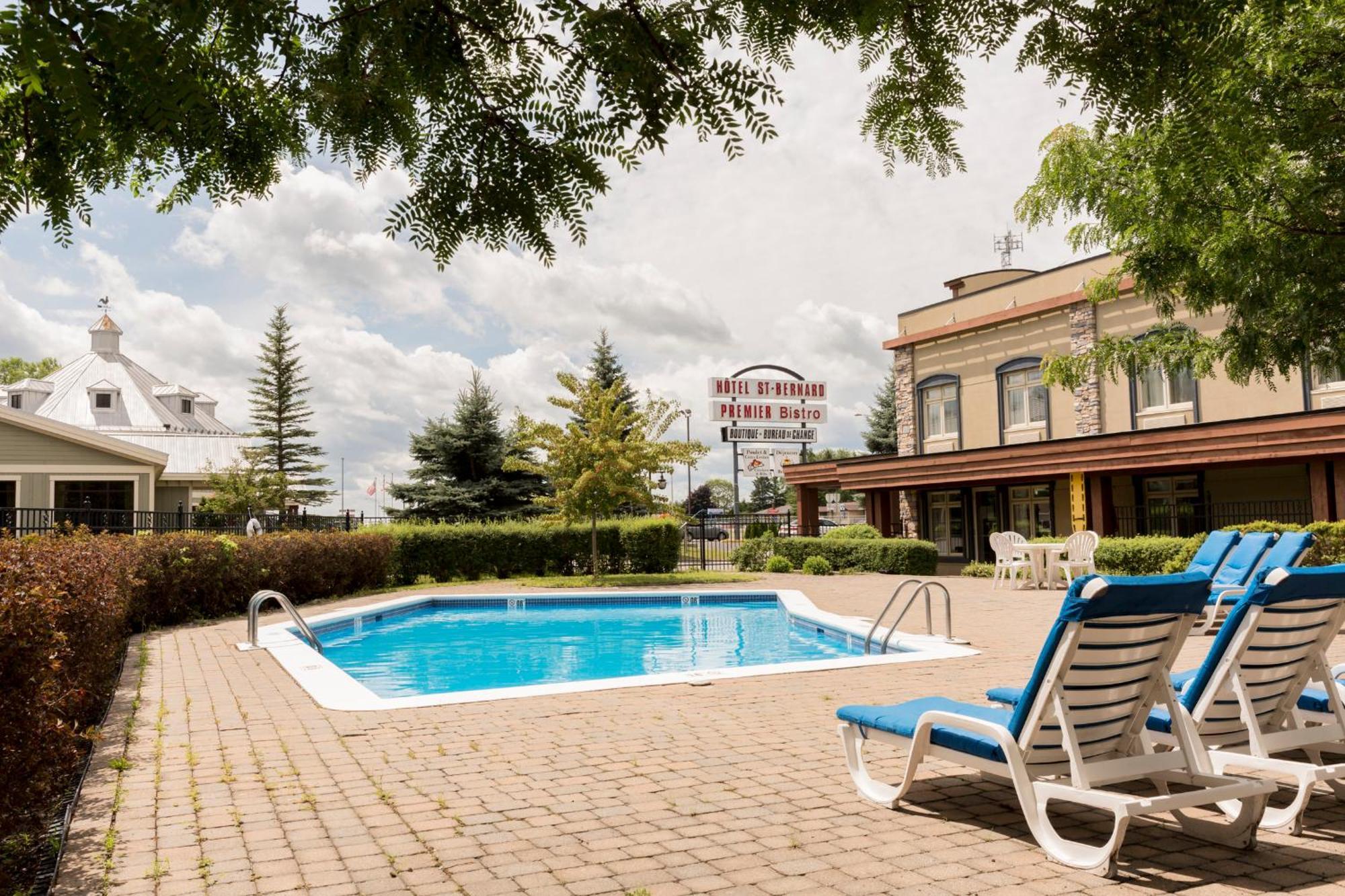 Hotel St-Bernard Saint-Bernard-de-Lacolle Kültér fotó