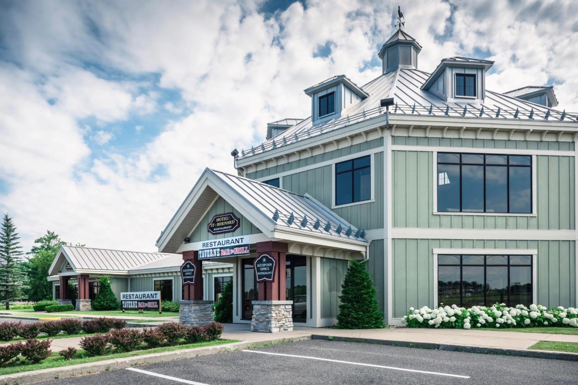 Hotel St-Bernard Saint-Bernard-de-Lacolle Kültér fotó