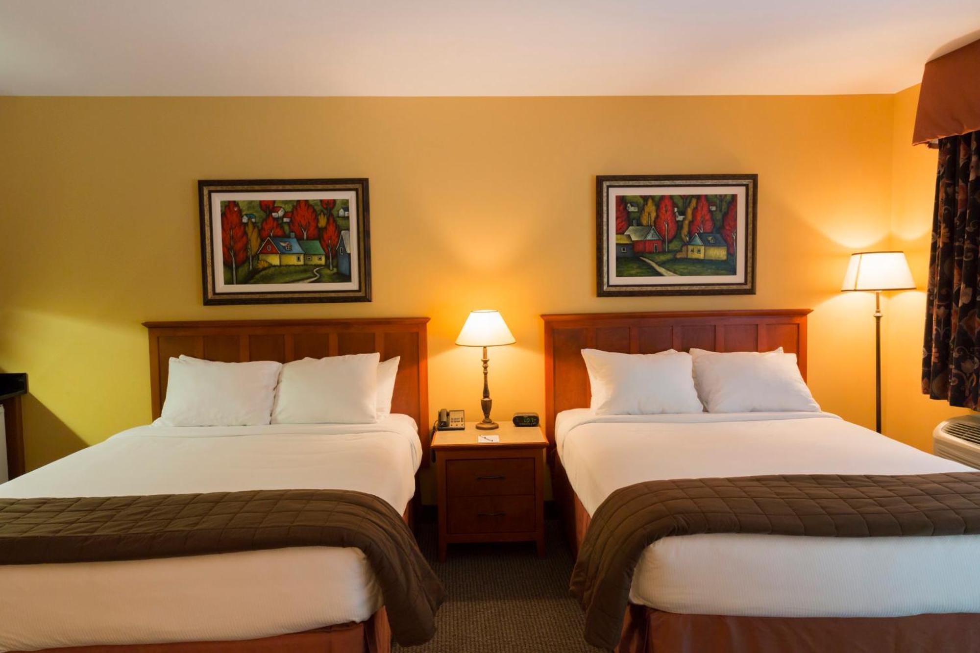 Hotel St-Bernard Saint-Bernard-de-Lacolle Kültér fotó